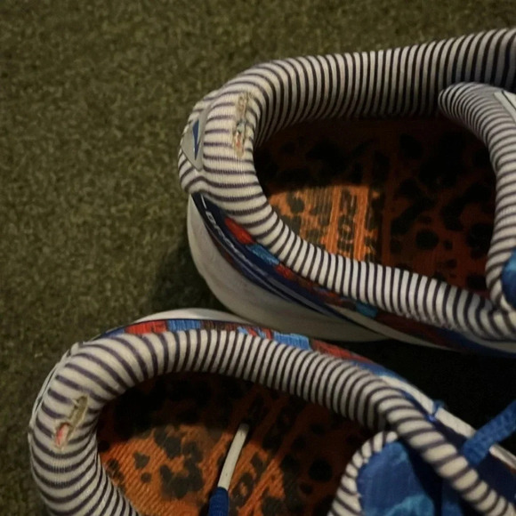 Brooks sneakers lobster Boston 7.5 - Picture 2 of 3